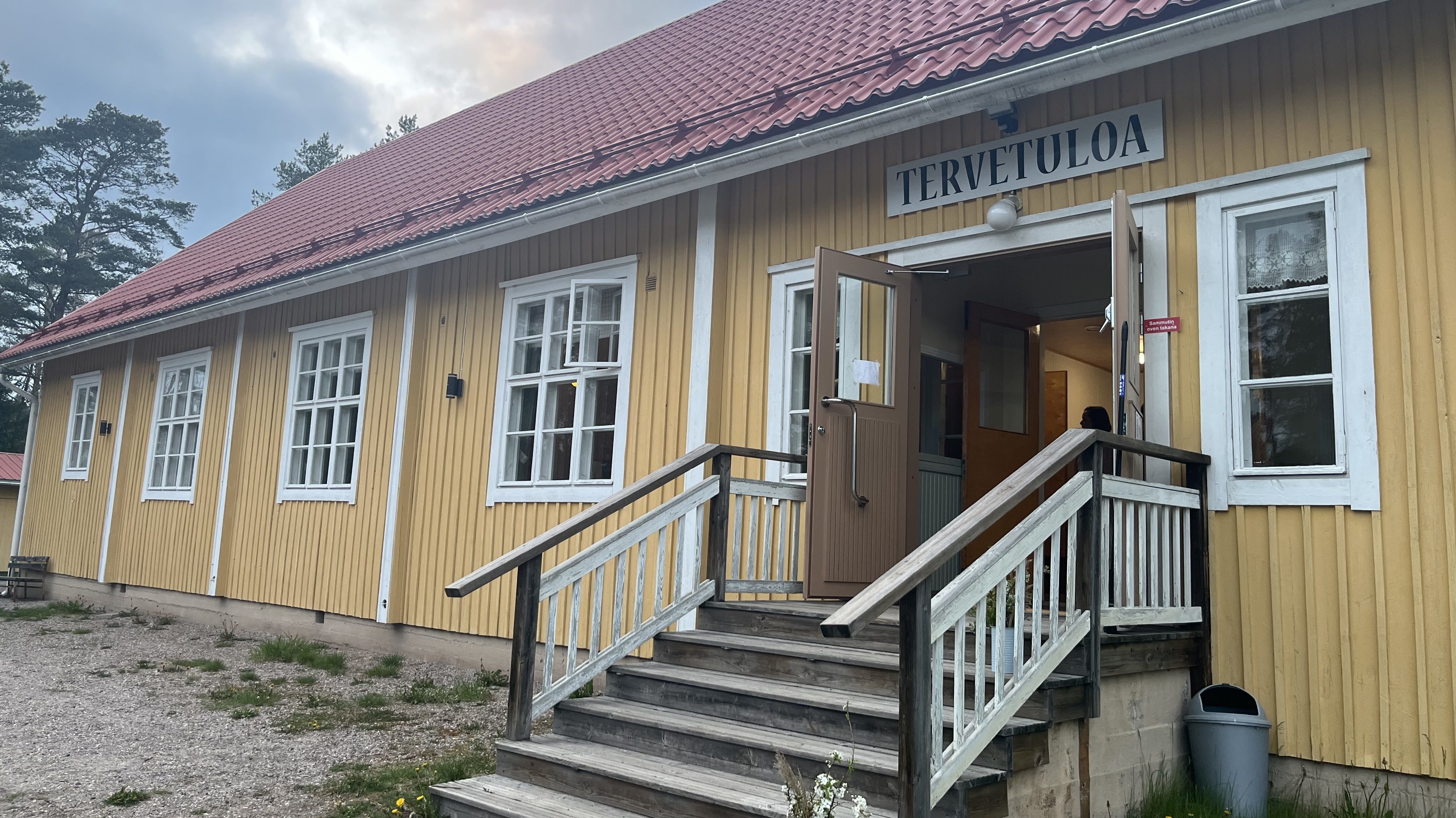 Livonsaaren seurantalo.